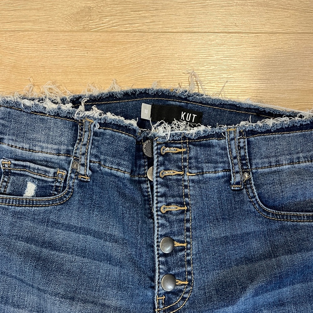 Kut from the kloth button fly jeans EUC